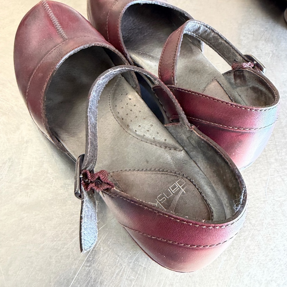 Dansko beautiful Mary Jane Shoes - Picture 2 of 5